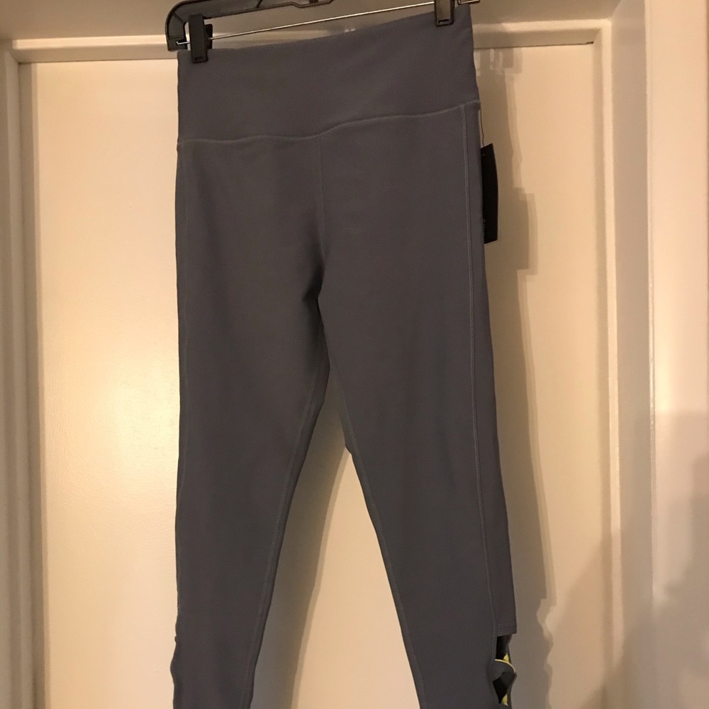 NWT Size M Grey and Yellow Twist Leggings
